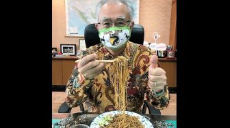 Yabai, Foto Pak Dubes Jepang Pakai Masker Gambar Pecel Lele Jadi Viral