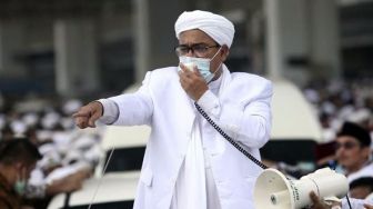 Habib Rizieq Shihab keluar RS UMMI Bogor dari Pintu Belakang