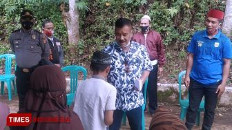 Manajer Persib Bandung Santuni Puluhan Anak Yatim di Rancakalong