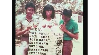 Foto Jadul Pria Pamer Jajanan Viral, Publik: Endorse Before It Was Cool