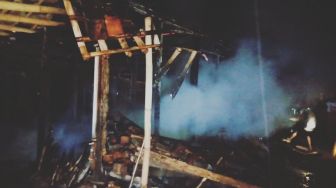 Diduga Bara Belum Padam, Rumah Pembuat Arang di Gunungkidul Ludes Terbakar