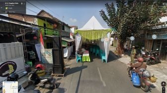 Hanya di Indonesia, Viral Google maps Terhalang Tenda Nikahan di Jalan