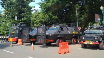 Baraccuda dan Water Cannon Disiagakan Jelang Pemeriksaan Habib Rizieq