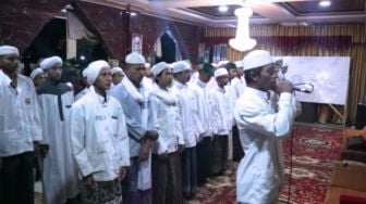 Ahli Fiqih: Azan yang Diselipkan Kata ‘hayya ala al-jihad’ Hukumnya Haram