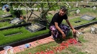 Anak Berbakti, Brylian Aldama Tak Lupa Ziarah ke Makam Ibunda Sebelum ke Kroasia