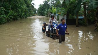 Sungai Serayu Meluap, Jalan Provinsi Banyumas-Bandung Terputus