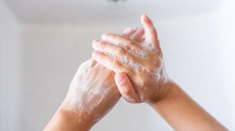 Kulit Kering Karena Sering Mencuci Tangan, Begini Cara Mengatasinya