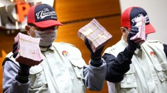 Diduga Korupsi Bansos Covid-19, KPK RI Lakukan OTT Pejabat Kemensos RI