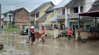 Cerita Duka Banjir Deli Serdang: Barang-barang Habis, Tinggal Baju di Badan