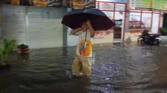 Banjir di Kota Surabaya, Air Masuk ke Rumah Warga