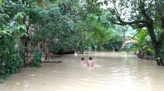 Banjir Pandeglang, 8 Kecamatan Terendam, Desa Sumburbatu Terisolir