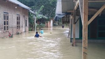 Pandeglang Diguyur Hujan Sejak Minggu, Sejumlah Kecamatan Dilanda Banjir