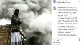 Bukannya Kabur, Warga ini Malah Santuy Depan Asap Erupsi Gunung Semeru