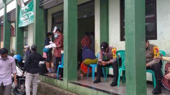 Cuaca Memburuk, TPS Calon Incumbent Bupati Serang Dipindahkan ke Madrasah