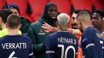 Jadi Korban Rasis, Asisten Pelatih Basaksehir Dapat Hadiah dari PSG