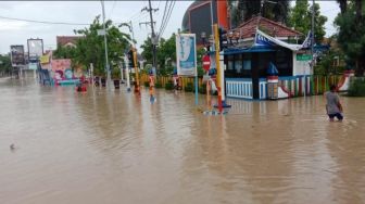 Hujan Lebat Air Sungai Meluap, Ribuan Rumah di Sampang Terendam