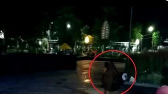 Viral Video Wanita Mandi Telanjang di Alun-alun Probolinggo