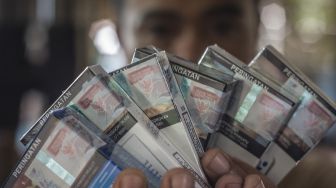 Jadi Sumber Kemiskinan, Ternyata 33,8 Persen Orang Indonesia Asyik Merokok