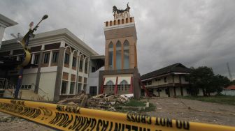 Foto Menara Masjid Syech Abdul Manan Islamic Center Roboh