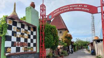 Kreatif, Pengrajin Lombok Bangun Rumah dari Bahan Daur Ulang Kertas