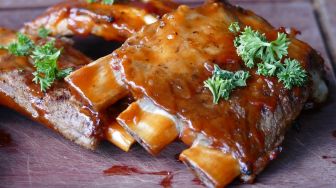 Resep Iga Bakar Kecap 3 in 1, Lembut, Gurih, Manis Berpadu Jadi Satu!