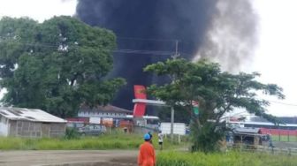 950 Warga Sekitar Kilang Balongan Pertamina yang Terbakar Diungsikan