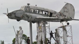 Monumen Replikas Pesawat Terbang RI-003 Tak Terawat