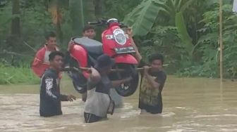 Banten Belum Darurat Banjir, Wahidin Halim Tunggu Usulan Kepala Daerah