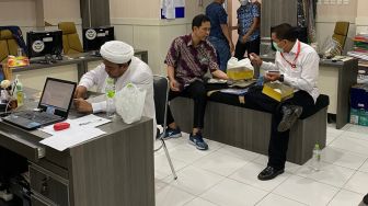 Foto-Foto Habib Rizieq Diperiksa Polisi