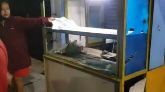 Tawuran di Jatinegara, Pelaku Juga Rusak Kantor RW serta Jarah Pedagang