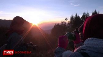 Tips Menikmati Sunrise Awal Tahun di Gunung Bromo