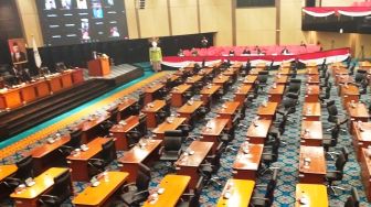 Ogah Dengar Pendapat PSI, Seluruh Anggota DPRD DKI Walkout Saat Paripurna
