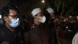 Tak Jadi Susul Rizieq ke Penjara, 3 Tersangka Kerumunan Dilepas Polisi