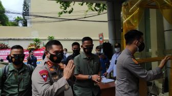 Tembakan Polisi Mabuk Ambil Nyawa 3 Orang di Kafe: Kapolda Metro Minta Maaf