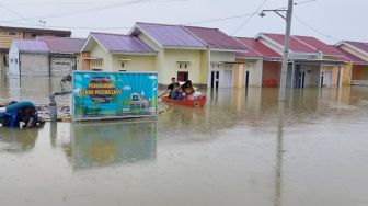 Perumahan Cerme Prisma Land Gresik Nyaris Tenggelam Sejak Kemarin, Penghuni Mengungsi