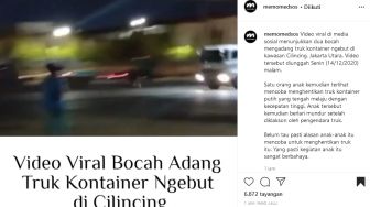 Nekat! Bocah Adang Truk yang Ngebut Bikin Warganet Geram