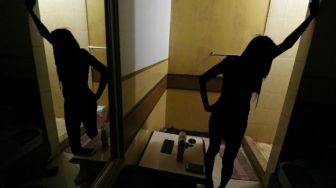 Pria di Pekanbaru Diperas Geng Cewek Michat dalam Hotel, Uang Jutaan Lenyap