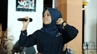 Yunita Jebolan Liga Dangdut Ajak Warga Jateng Daftar Bintang Suara