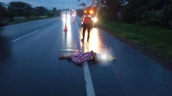 Jadi Korban Tabrak Lari, Jasad Pria Dibiarkan Tergeletak di Tol Merak