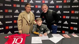 Ikuti Jejak Ayah, Anak Wayne Rooney Gabung Manchester United