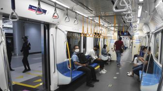 Pasokan Listrik Mendadak Putus, Kereta MRT Mogok di Atas Lintasan Layang