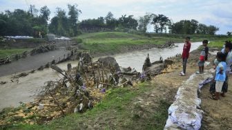 Jembatan di Grobogan Roboh Diterjang Arus Sungai