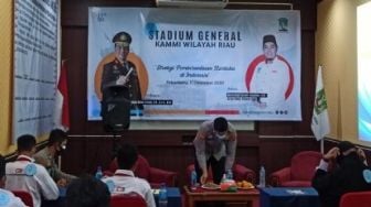 Kapolda Riau: Hanya di Riau, Pengacara Top Mau Membela Bandar Narkoba