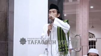 Larang Umat Islam Tiup Terompet saat Tahun Baru, UAS: Itu Tradisi Yahudi