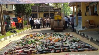 Jelang Tahun Baru, Polres Garut Gencar Razia Minuman Beralkohol