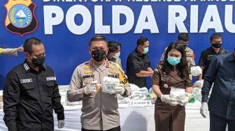 Polda Riau Musnahkan Ratusan Kg Sabu & Puluhan Ribu Butir Ekstasi