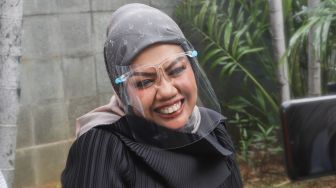 Elly Sugigi Lepas Hijab, Mbah Mijan Salfok: Mpok Makin Aduhaaay