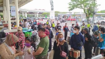 Aturan Terbaru Naik Pesawat di Bandara AP II, Tidak Semua Penumpang Tak Perlu Tes Antigen-PCR