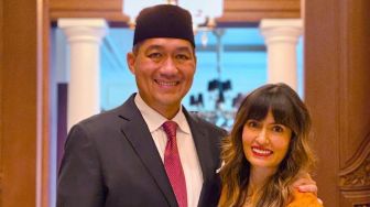 Istri Menteri M Lutfi Seorang Model, Pernah Jadi Bintang Klip Dewa 19