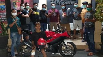 Biar Kapok! Kaki Pembunuh Janda Pemilik Warkop Jombang 'Dilubangi' Polisi